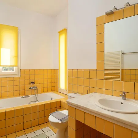 Margarita Villa Batsi (Andros)