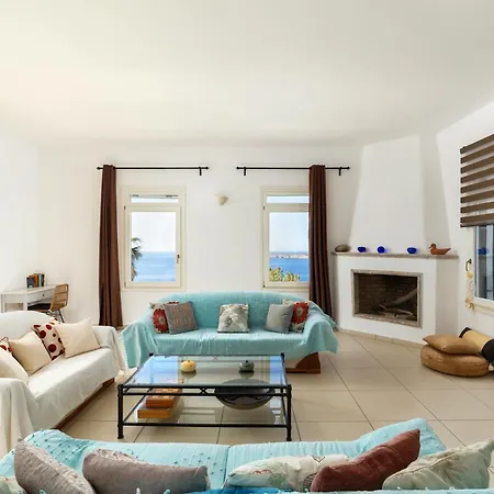 Margarita Villa *