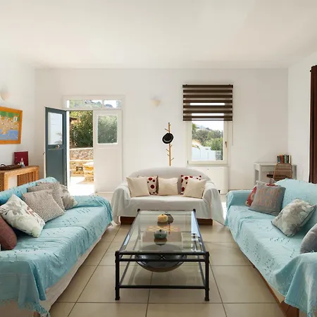 Margarita Villa Batsi (Andros)