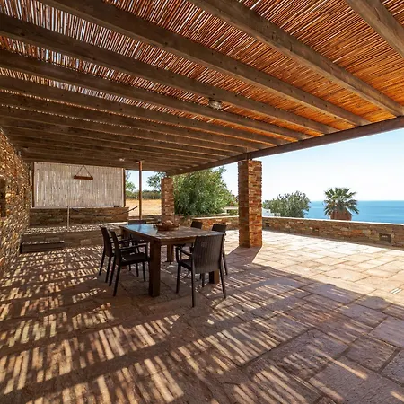 Villa Margarita Batsi (Andros)